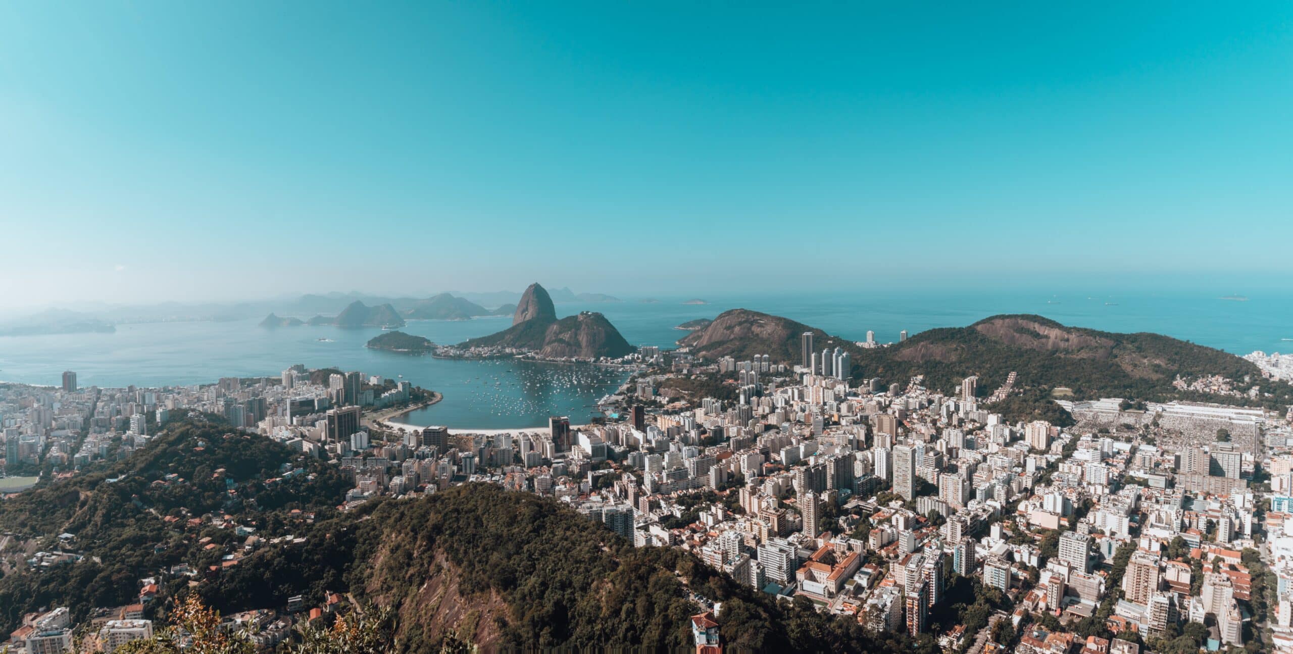 Brasil: venha conhecer o país com o samba no pé