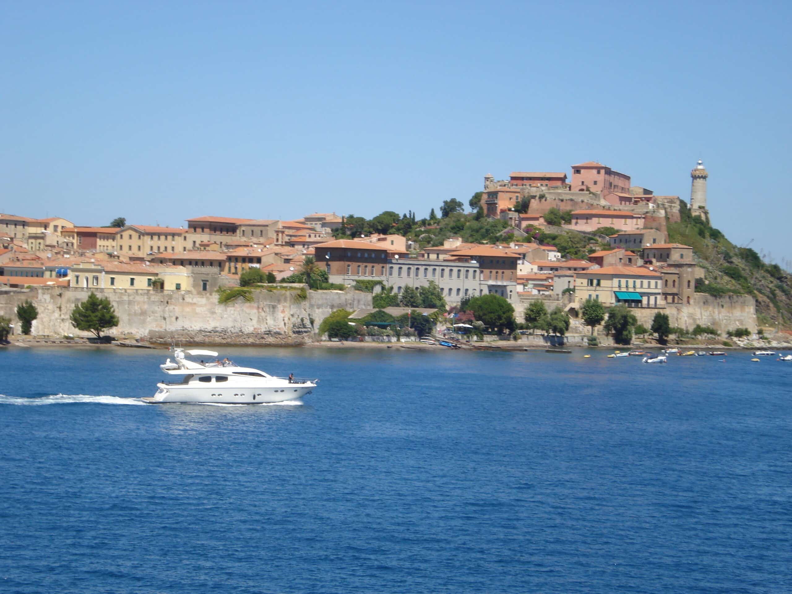 Descubra a Beleza da Ilha Elba: Guia de Viagem Completo para Explorar a Jóia Italiana